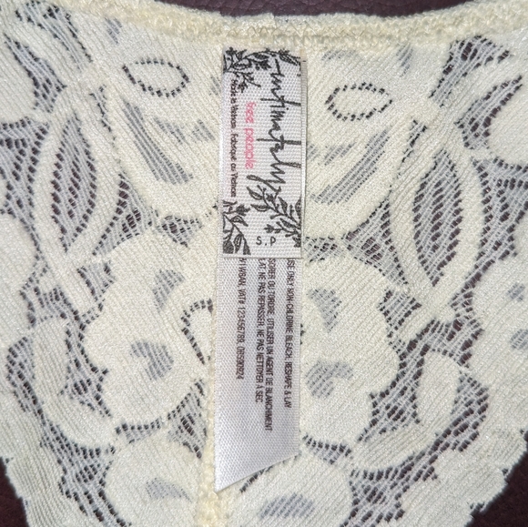 Last chance! NWT! Free People Pastel Yellow Lace Racerback Bralette Size Small - Picture 9 of 11